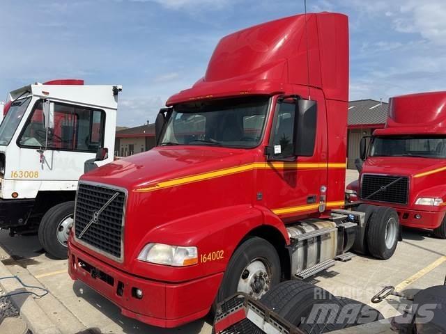 Volvo VNM 中古トラクターヘッド | トレーラーヘッド