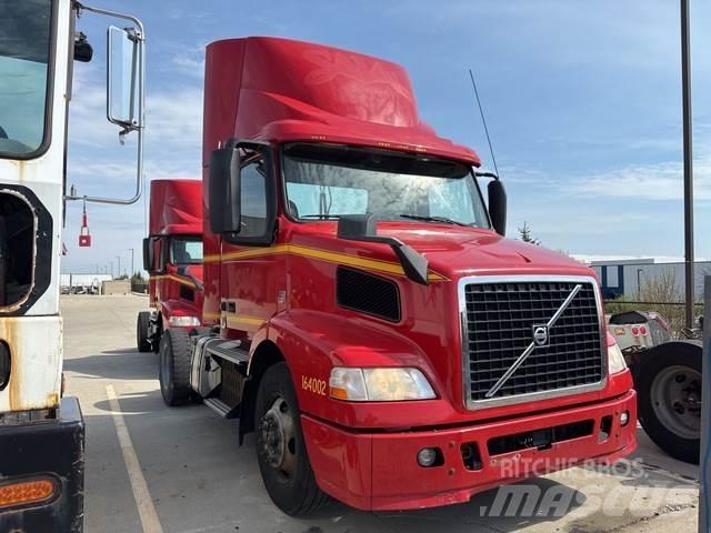 Volvo VNM 中古トラクターヘッド | トレーラーヘッド