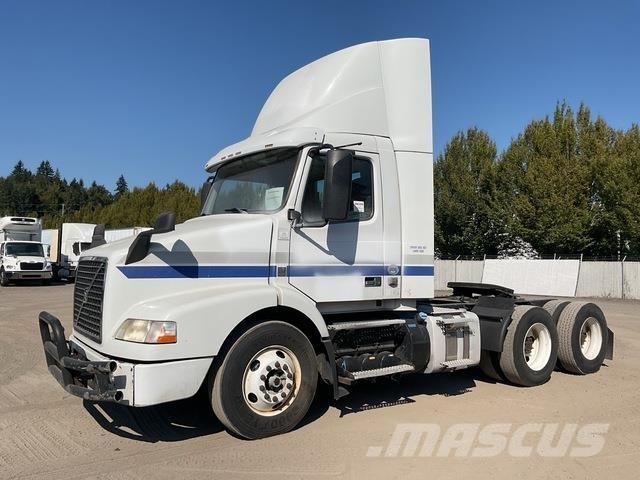 Volvo VNM 中古トラクターヘッド | トレーラーヘッド