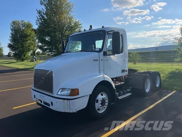 Volvo VNM 中古トラクターヘッド | トレーラーヘッド