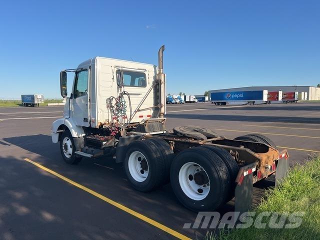 Volvo VNM 中古トラクターヘッド | トレーラーヘッド