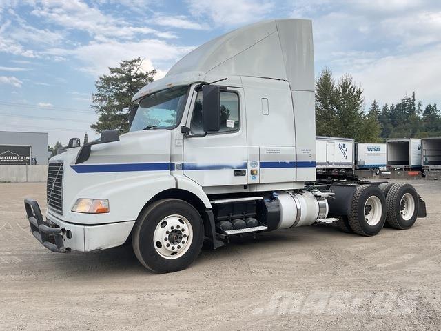 Volvo VNM 中古トラクターヘッド | トレーラーヘッド