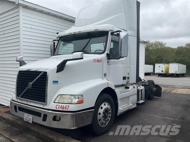 Volvo VNM 中古トラクターヘッド | トレーラーヘッド