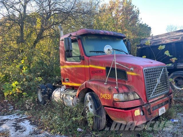 Volvo VNM200 中古トラクターヘッド | トレーラーヘッド