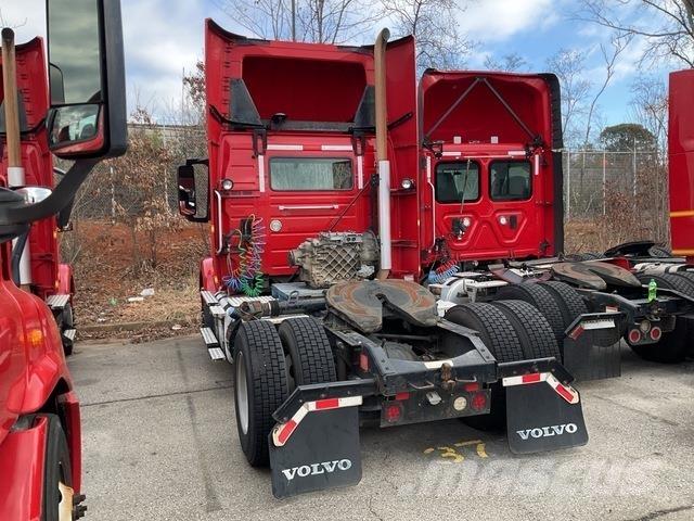 Volvo VNM42T 中古トラクターヘッド | トレーラーヘッド