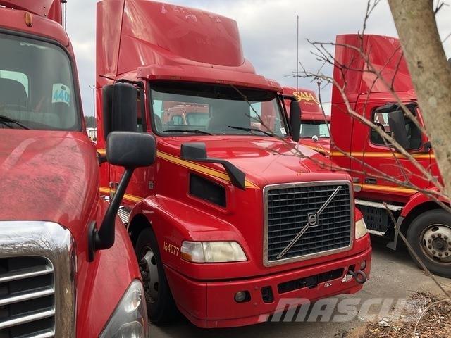 Volvo VNM42T 中古トラクターヘッド | トレーラーヘッド