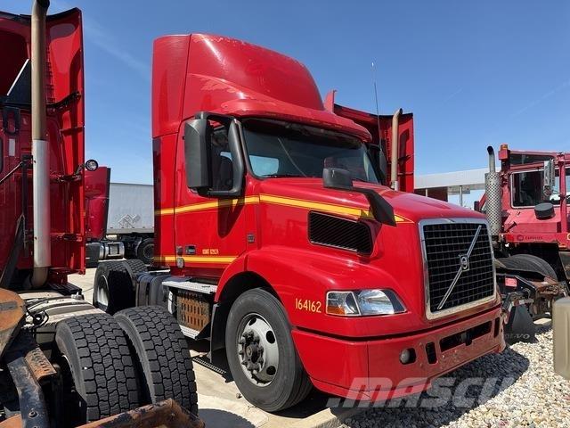 Volvo VNM42T 中古トラクターヘッド | トレーラーヘッド