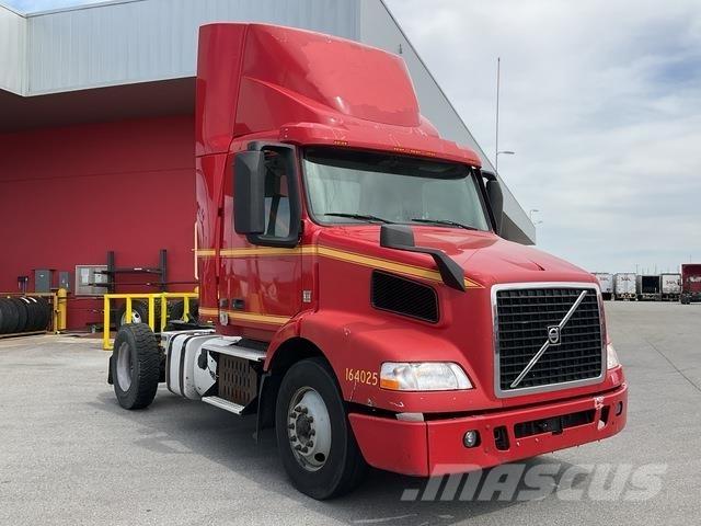 Volvo VNM42T 中古トラクターヘッド | トレーラーヘッド
