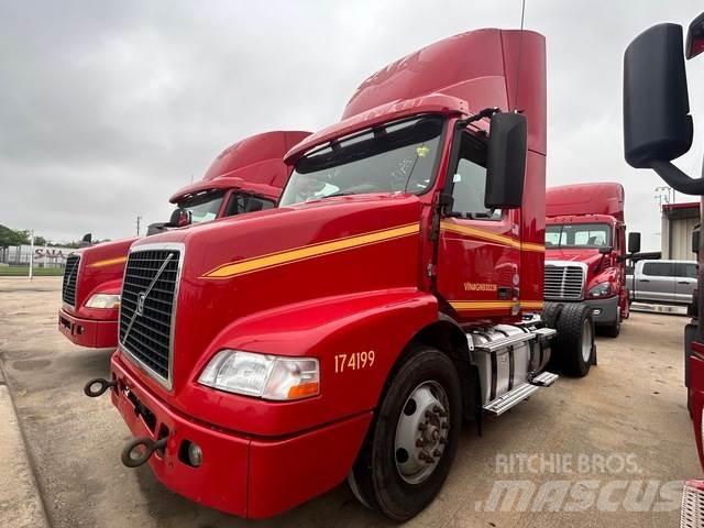 Volvo VNM42T 中古トラクターヘッド | トレーラーヘッド