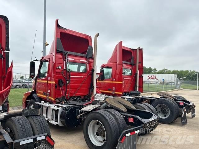 Volvo VNM42T 中古トラクターヘッド | トレーラーヘッド
