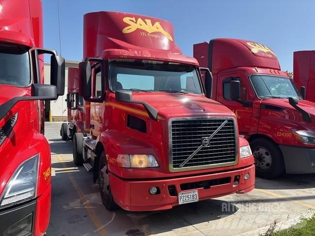 Volvo VNM42T 中古トラクターヘッド | トレーラーヘッド