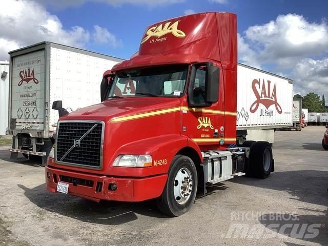 Volvo VNM42T 中古トラクターヘッド | トレーラーヘッド