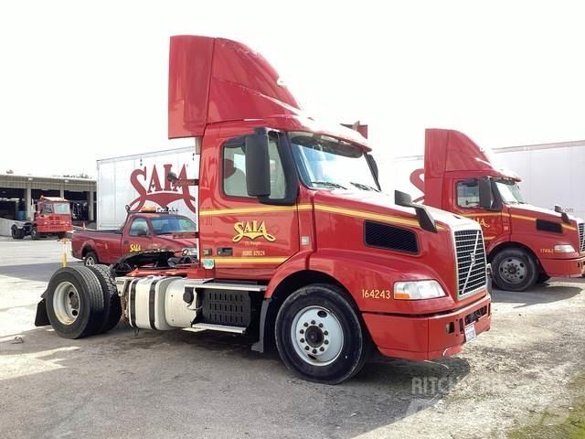 Volvo VNM42T 中古トラクターヘッド | トレーラーヘッド