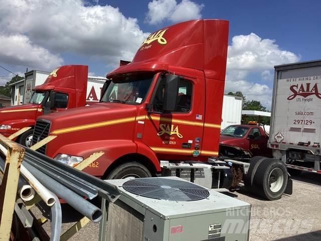 Volvo VNM42T 中古トラクターヘッド | トレーラーヘッド