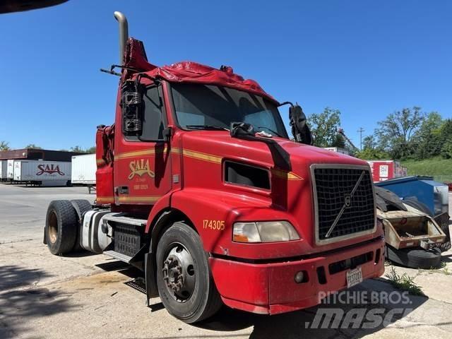 Volvo VNM42T 中古トラクターヘッド | トレーラーヘッド
