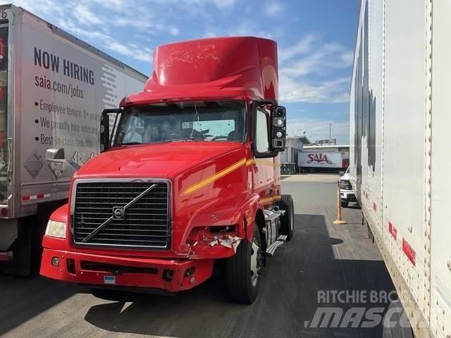 Volvo VNM42T 中古トラクターヘッド | トレーラーヘッド