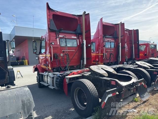 Volvo VNM42T 中古トラクターヘッド | トレーラーヘッド