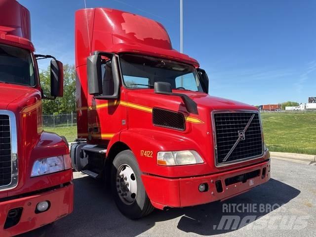 Volvo VNM42T 中古トラクターヘッド | トレーラーヘッド