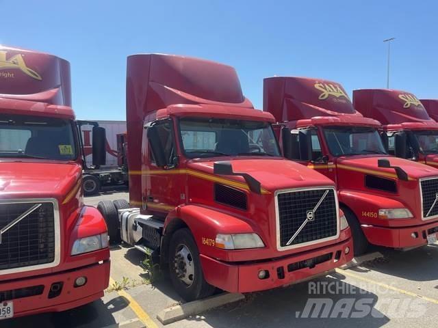 Volvo VNM42T 中古トラクターヘッド | トレーラーヘッド