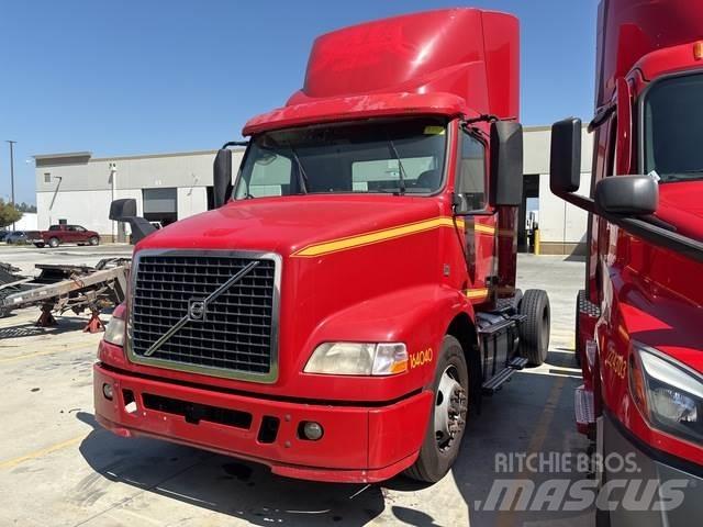 Volvo VNM42T 中古トラクターヘッド | トレーラーヘッド
