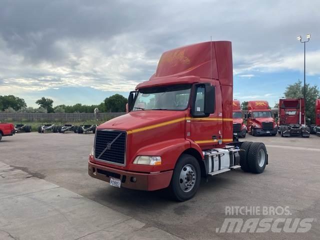Volvo VNM42T 中古トラクターヘッド | トレーラーヘッド