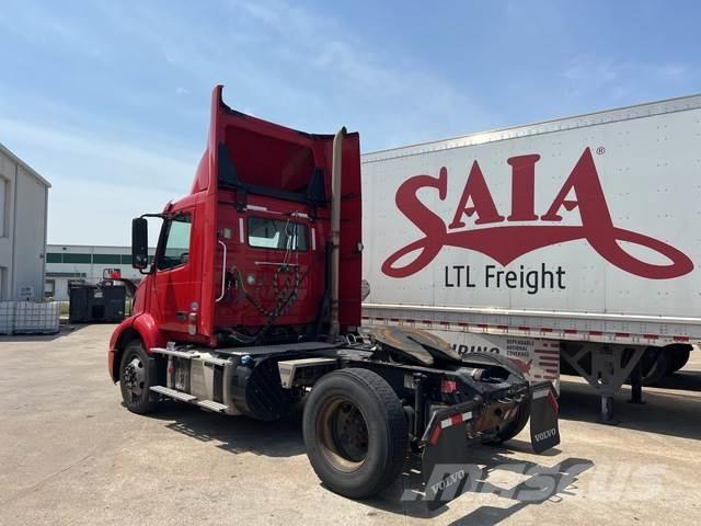 Volvo VNM42T 中古トラクターヘッド | トレーラーヘッド