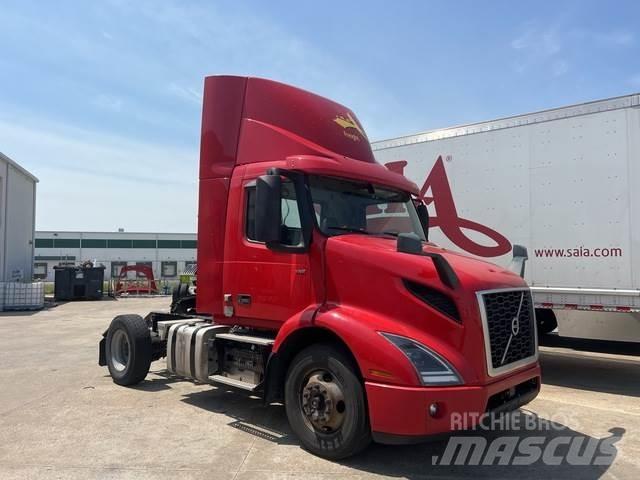 Volvo VNM42T 中古トラクターヘッド | トレーラーヘッド