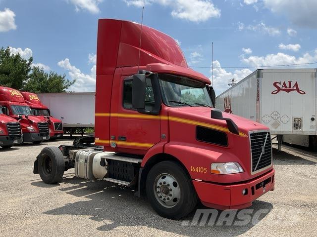 Volvo VNM42T 中古トラクターヘッド | トレーラーヘッド