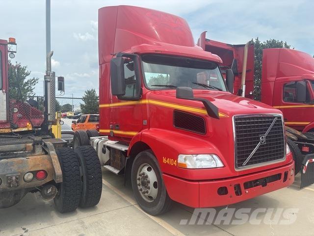 Volvo VNM42T 中古トラクターヘッド | トレーラーヘッド