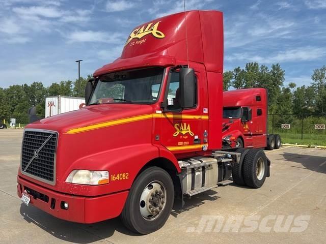 Volvo VNM42T 中古トラクターヘッド | トレーラーヘッド