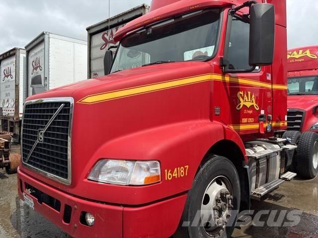 Volvo VNM42T 中古トラクターヘッド | トレーラーヘッド