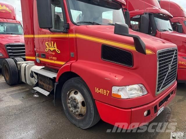Volvo VNM42T 中古トラクターヘッド | トレーラーヘッド
