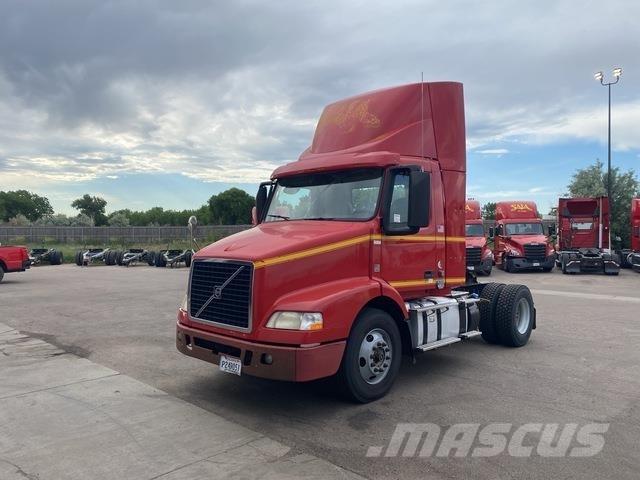 Volvo VNM42T 中古トラクターヘッド | トレーラーヘッド