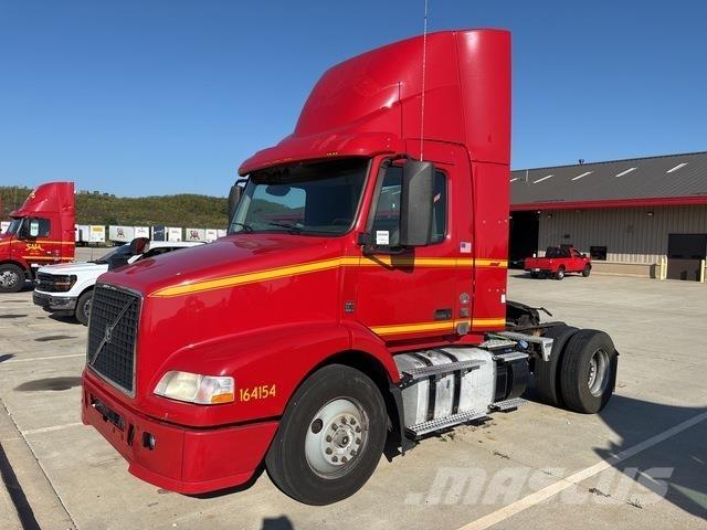 Volvo VNM42T 中古トラクターヘッド | トレーラーヘッド