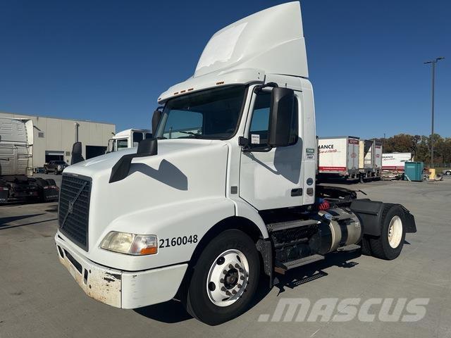 Volvo VNM42T 中古トラクターヘッド | トレーラーヘッド