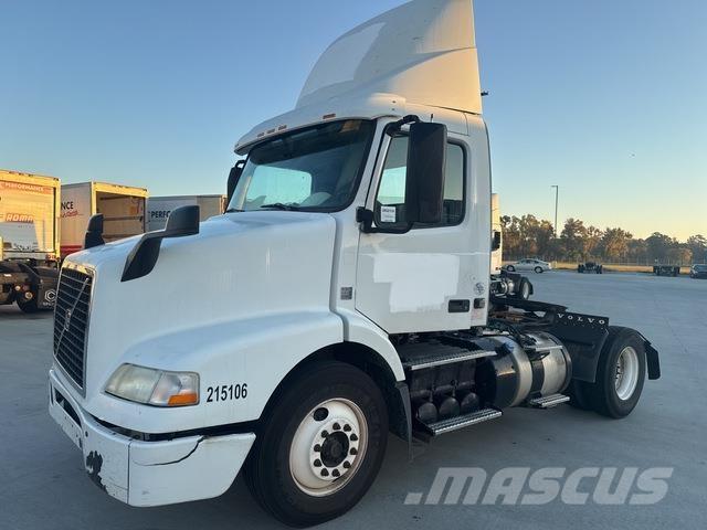 Volvo VNM42T 中古トラクターヘッド | トレーラーヘッド