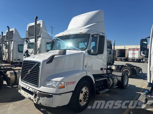 Volvo VNM42T 中古トラクターヘッド | トレーラーヘッド