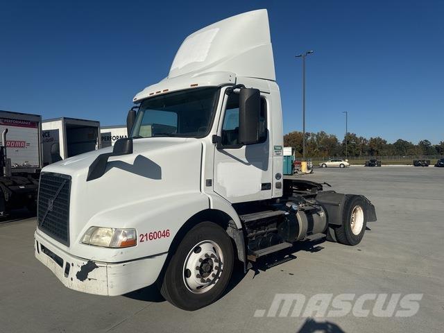 Volvo VNM42T 中古トラクターヘッド | トレーラーヘッド