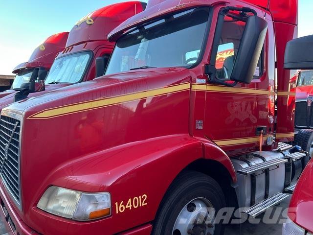 Volvo VNM42T 中古トラクターヘッド | トレーラーヘッド