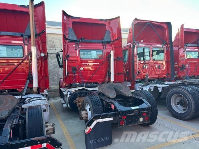 Volvo VNM42T 中古トラクターヘッド | トレーラーヘッド