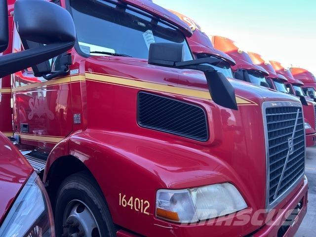 Volvo VNM42T 中古トラクターヘッド | トレーラーヘッド