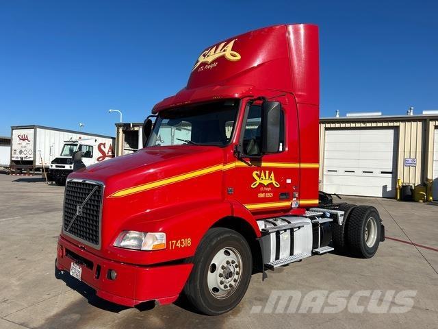 Volvo VNM42T 中古トラクターヘッド | トレーラーヘッド