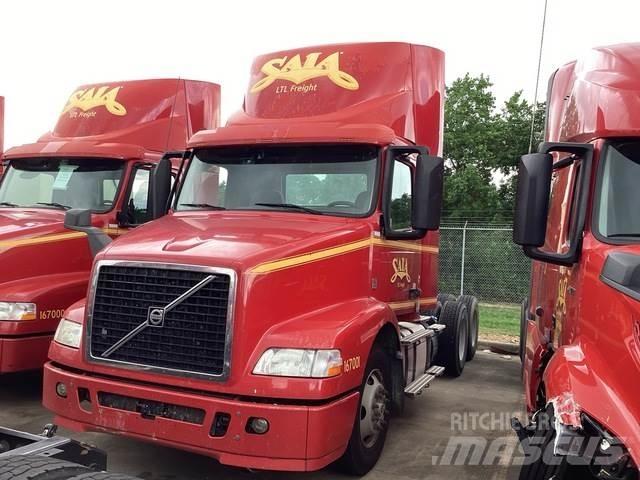Volvo VNM64T 中古トラクターヘッド | トレーラーヘッド