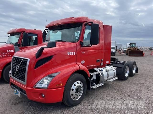 Volvo VNR 中古トラクターヘッド | トレーラーヘッド