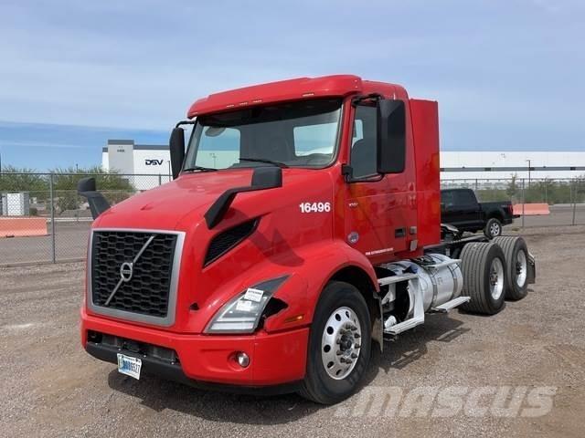 Volvo VNR 中古トラクターヘッド | トレーラーヘッド