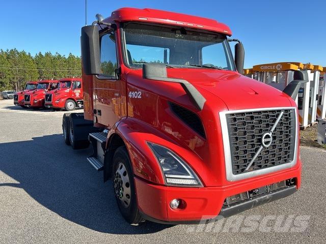Volvo VNR 中古トラクターヘッド | トレーラーヘッド
