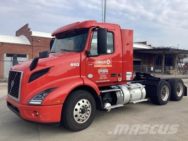 Volvo VNR 中古トラクターヘッド | トレーラーヘッド