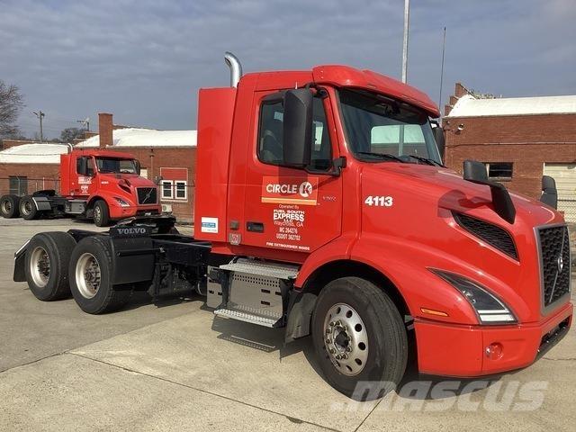 Volvo VNR 中古トラクターヘッド | トレーラーヘッド