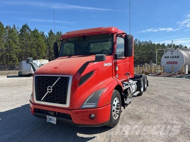Volvo VNR 中古トラクターヘッド | トレーラーヘッド