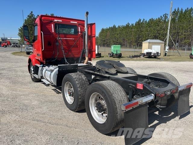 Volvo VNR 中古トラクターヘッド | トレーラーヘッド